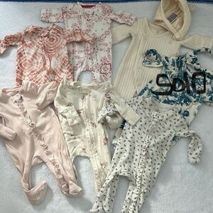 GAP-Baby Girl Bundle newborn footsie 6 piece set.